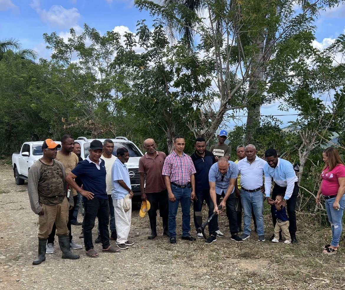 Junta Distrital El Limón Villa González da el primer paso hacia la construcción de los Contenes de Palo Blanco